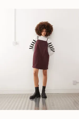 COLLUSION Denim pinny dress in burgundy