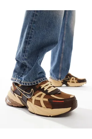 Nike V2K run trainers in