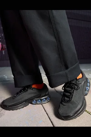 Nike Air Max DN trainers in