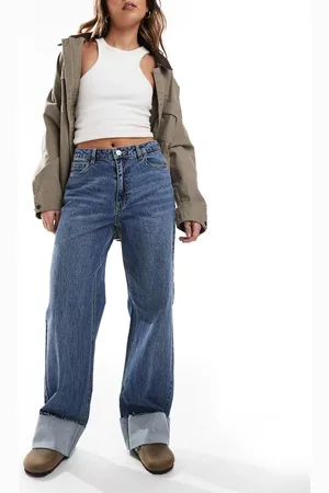 Pieces® Sally wide leg jeans with turn up in medium denim