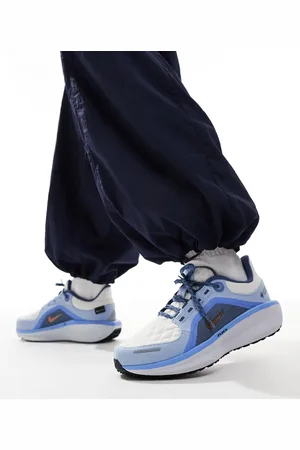 Nike Air Winflo 11 GORE-TEX trainers in and blue