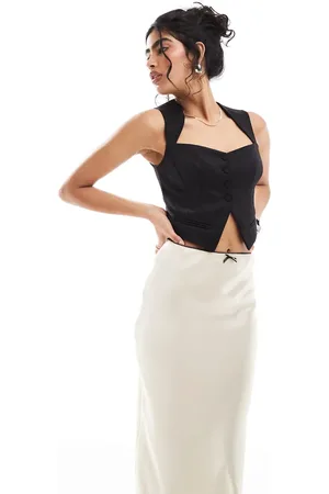 Bershka Cropped sweetheart neckline waistcoat in