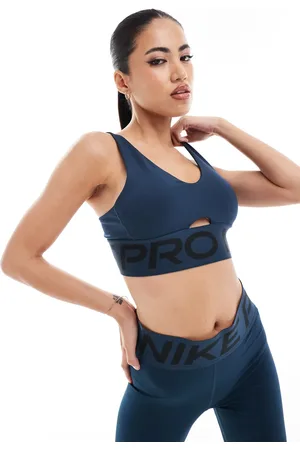 Nike Nike Pro Training Indy medium support plunge sports bra in
