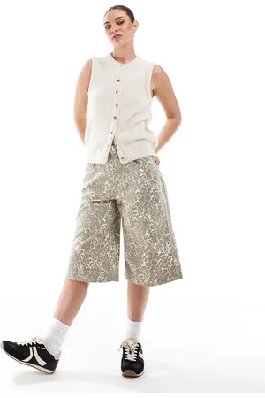Cotton On 90 s baggy denim jort in beige