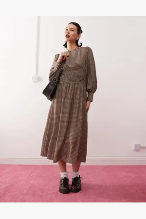 Reclaimed Maxi smock dress with shirring in brown check