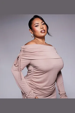 ASOS ASOS DESIGN Curve soft handle off shoulder ruched long sleeve top in mink