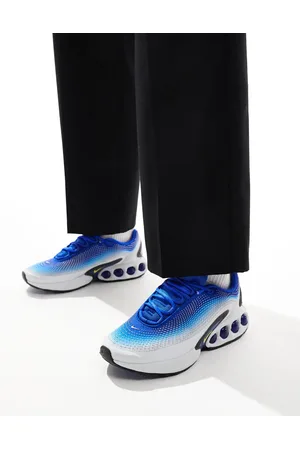 Nike Air Max DN trainers in