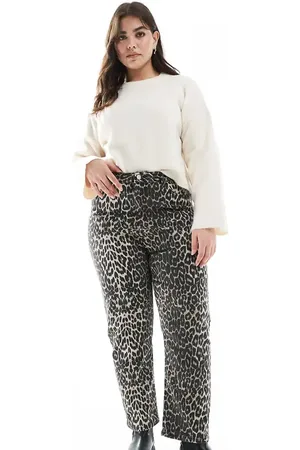 New Look New Look Curve Hannah straight leg jean in leopard print