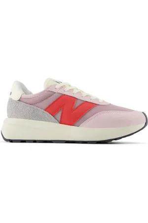 New Balance 370 trainers in