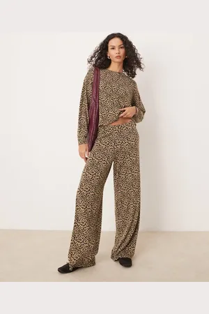VILA Wide leg super soft knit trouser co-ord in mini leopard print