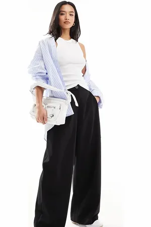 ASOS ASOS DESIGN Petite tailored relaxed straight leg trousers in
