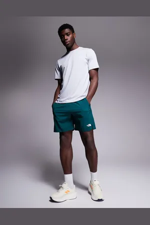 The North Face 24/7 7"""" logo shorts in