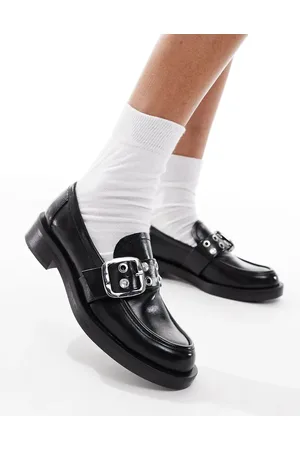 Stradivarius Buckle detail loafer in