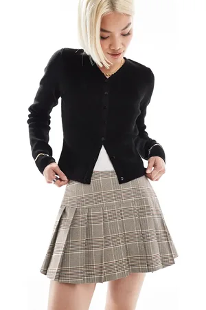 Stradivarius Pleated mini skort in beige check print