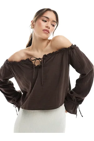 Bershka Crinkle bardot top in brown