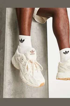 adidas Astir trainers in wonder