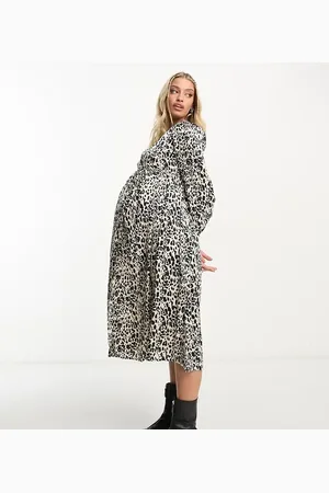 VIOLET ROMANCE Satin wrap midi dress in leopard print