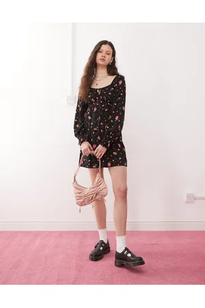 Miss Selfridge Long sleeve mini tea dress in ditsy floral print