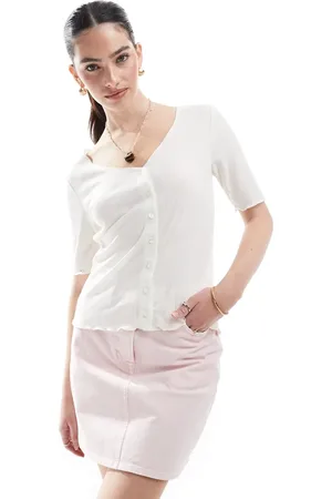 Pieces® Lettuce edge button front short sleeve top in