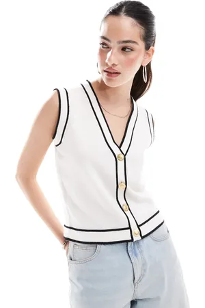 New Look Tipped knitted waistcoat in cream pattern