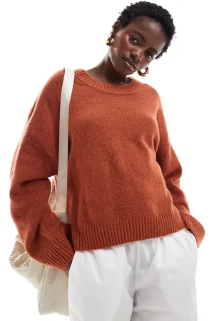 Monki Round neck relaxed knitted sweater in rust