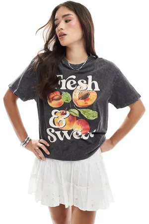 New Look Peaches print oversized acid wash t-shirt in