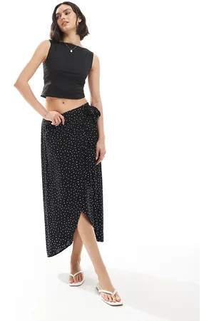 Pieces® Wrap midi skirt in spot print