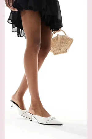 Bershka Cut away pointed heeled sandals in