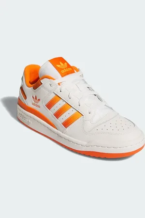 adidas Forum low cl shoes in cloud / real gold / oran