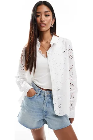 Pieces® Broderie shirt with scallop hem detail in