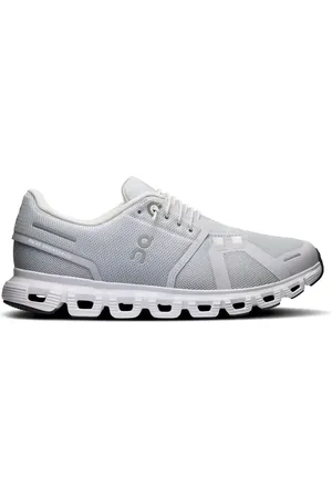 On Running ON Cloud 6 performance all day trainers in