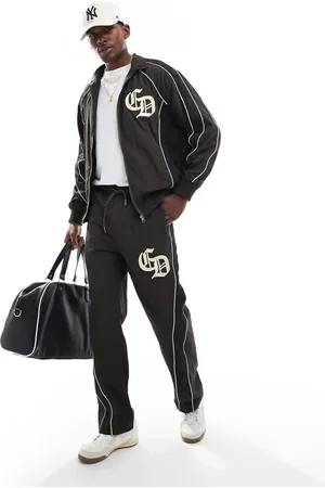 Criminal Damage Panelled training jogger black/chocolate in black/chocolate