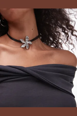 Topshop Nellie choker necklace with flower pendant in tone
