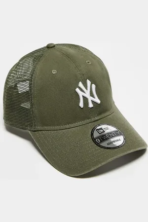 New Era NY Yankees trucker cap in khaki