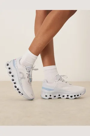 On Running ON Cloudmonster running trainers in