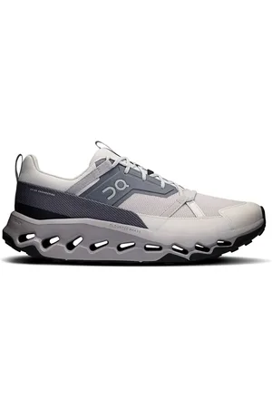 On Running ON Cloudhoriz trainers in