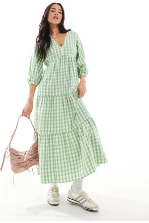New Look V-neck smock midi dress in gingham