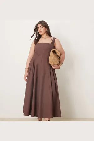 ASOS ASOS DESIGN Curve scoop neck pleat waist midi dress in chocolate