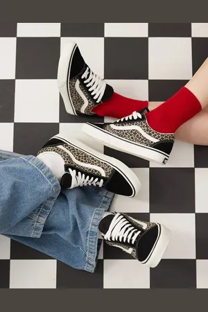 Vans Old Skool trainers in leopard print