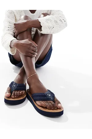 Barbour Kelburn flip flops in