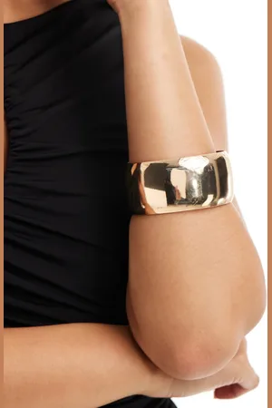 Kaiia Oval chunky bangle in