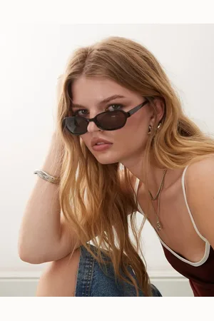 Weekday Oval sunglasses in dark