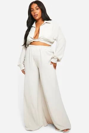 Boohoo Womens Plus Hammered Twist Front Shirt And Trouser Set - - 28