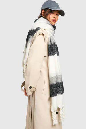 Boohoo Womens Striped Chunky Twisted Tassel Scarf - - One Size