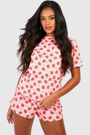 Boohoo Womens Strawberry Print Short Sleeve T-Shirt & Shorts Pyjama Set - - 6