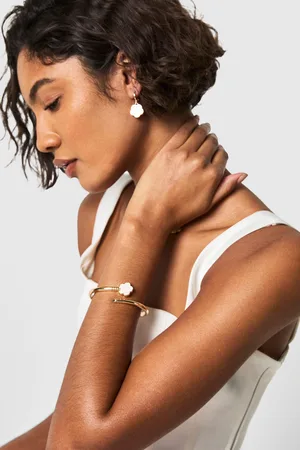 Boohoo Womens Enamel Flower Detail Bangle - - One Size