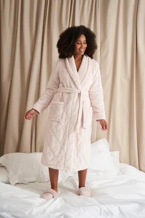 PRETTY YOU Quilted Velour Robe