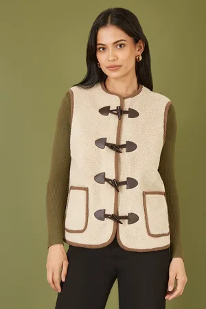 Yumi Borg Gilet With Faux Leather Button Details