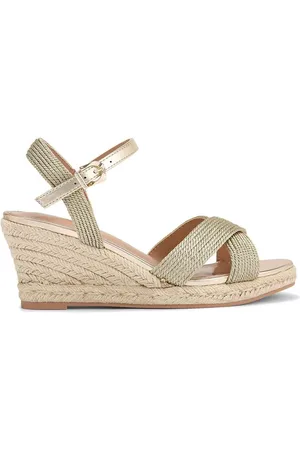 Carvela Divine