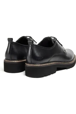 Pod Kris Shoe